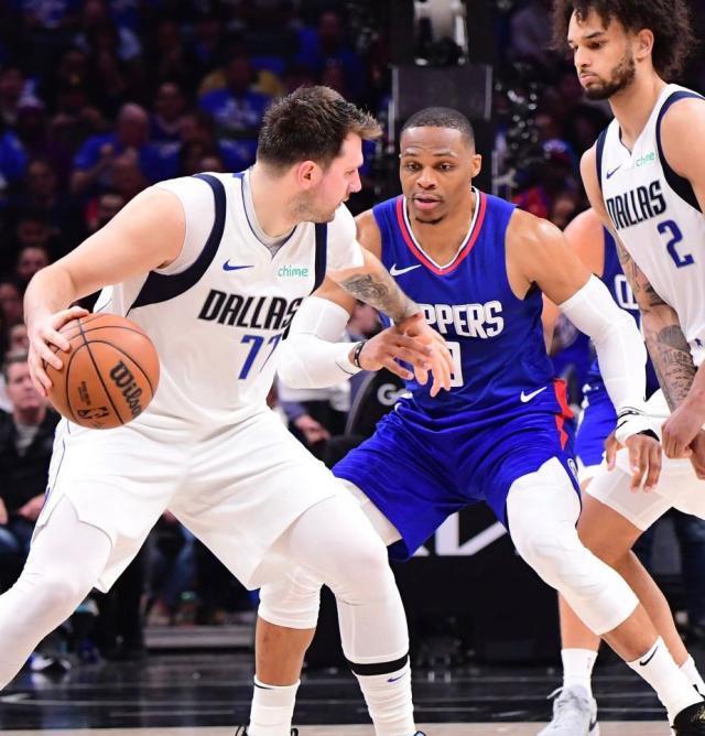 万博体育数据-全队单节21中2只拿8分 这是坐拥东欧的独行侠？