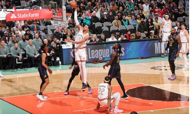 【夜读】湖人送温暖，马刺结束18连败