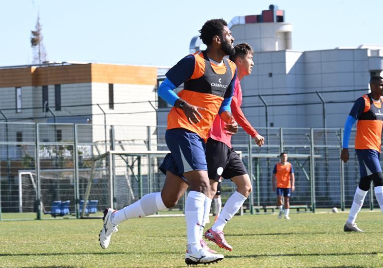 体育数据分析-3-2 2-1！玉昆击败功夫，英博击败亚泰两连胜 刘逸进球为留队加分