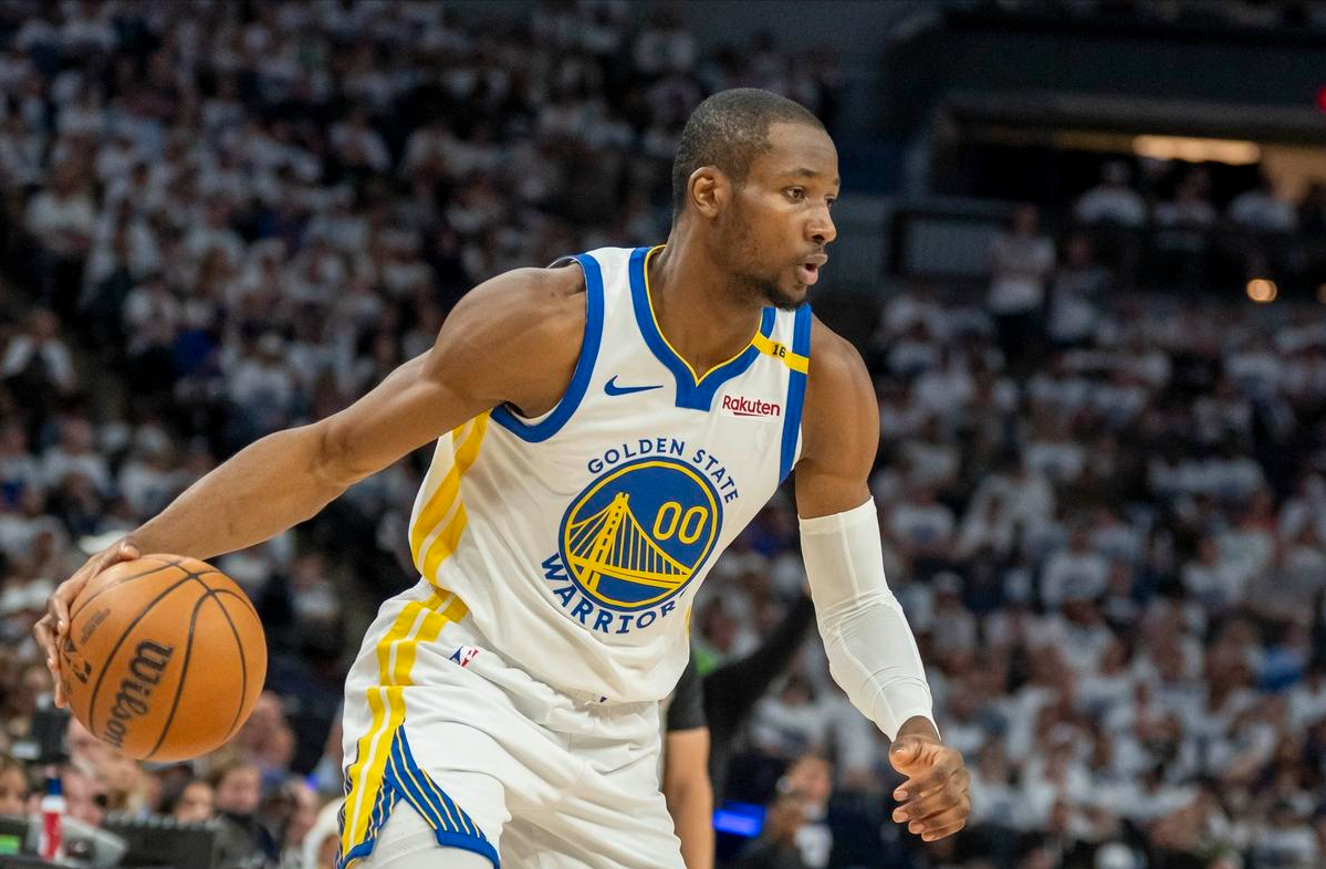 勇士操作气笑拥趸，邓利维无奈表态，双线运作彻底沦为笑柄