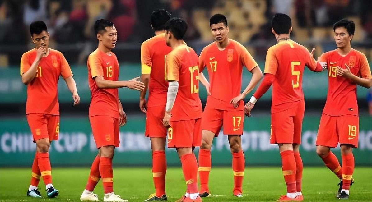 邵佳一都当成宝的本土国脚前腰，本赛季回到鲁能，却一分钟没上